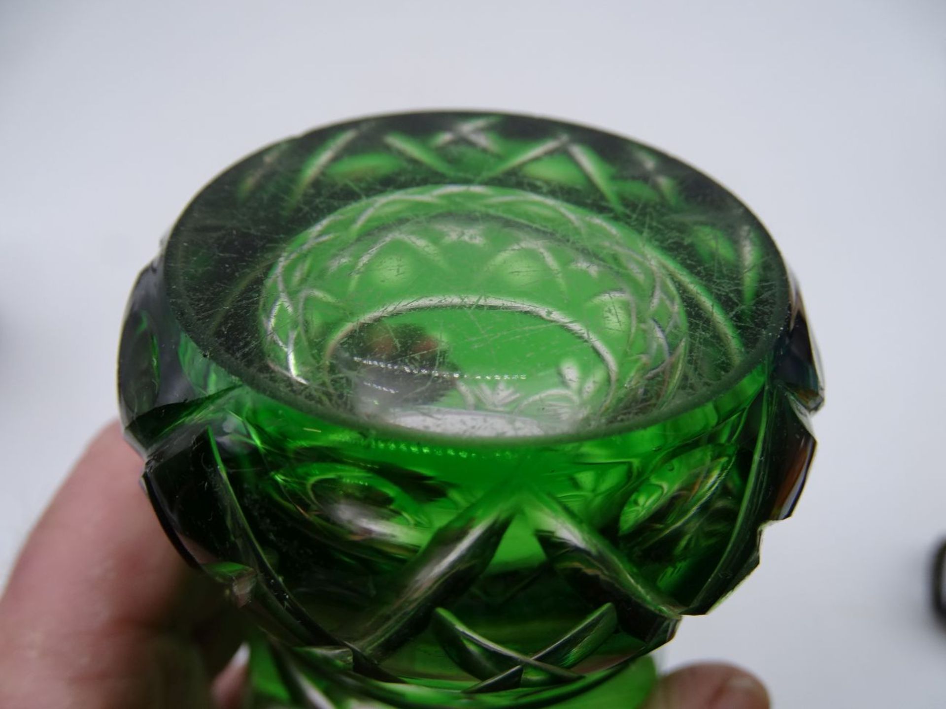 Ranftbecher, grün/klar mit Schliff, H-12,5 cm, D-8,5 cm - Bild 4 aus 4