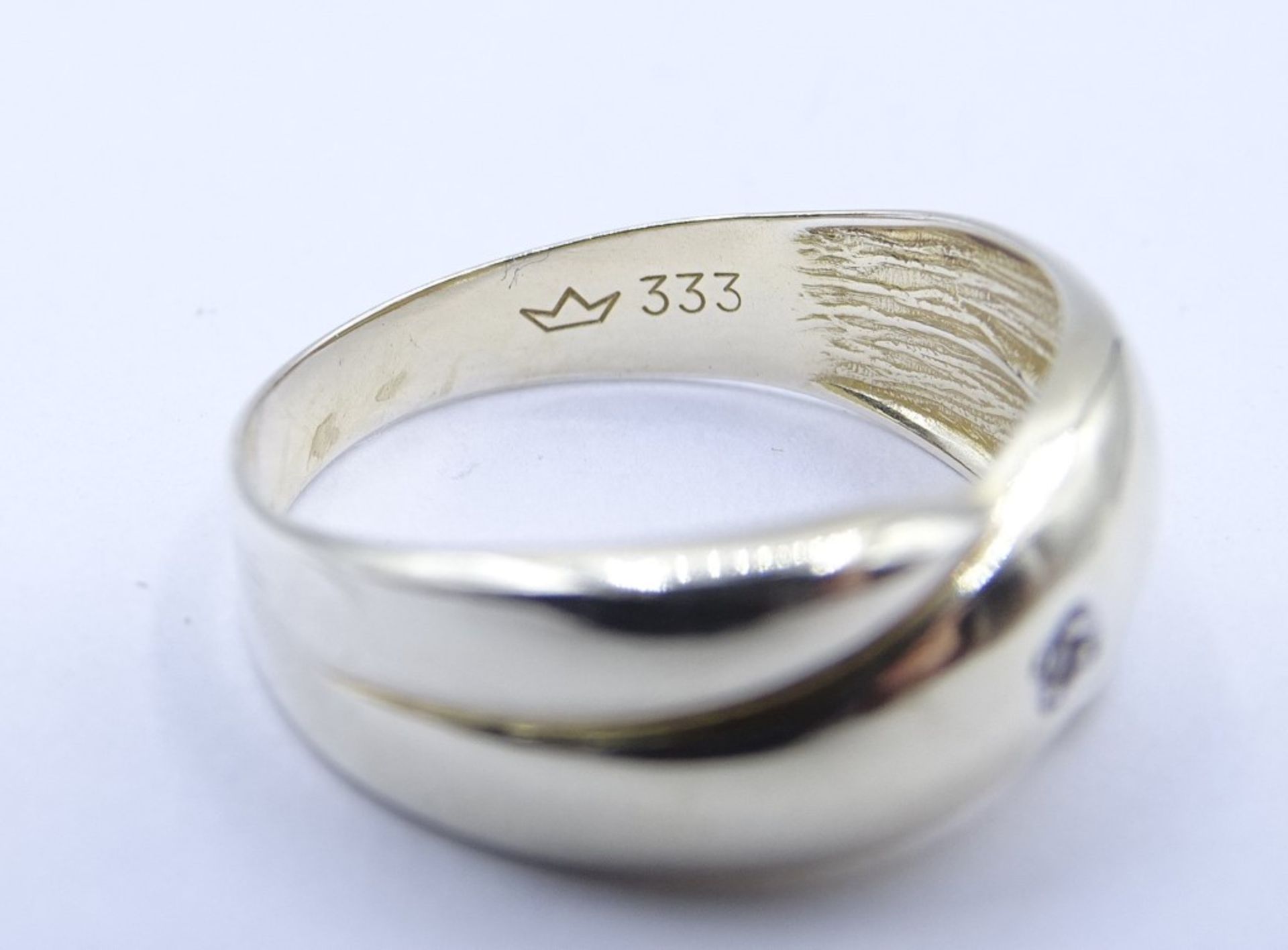 Ring aus 333er-Gelbgold mit kleinem Diamanten von 0,005 ct., 2,27 gr., RG 57, leichte Alters- und T - Bild 7 aus 7