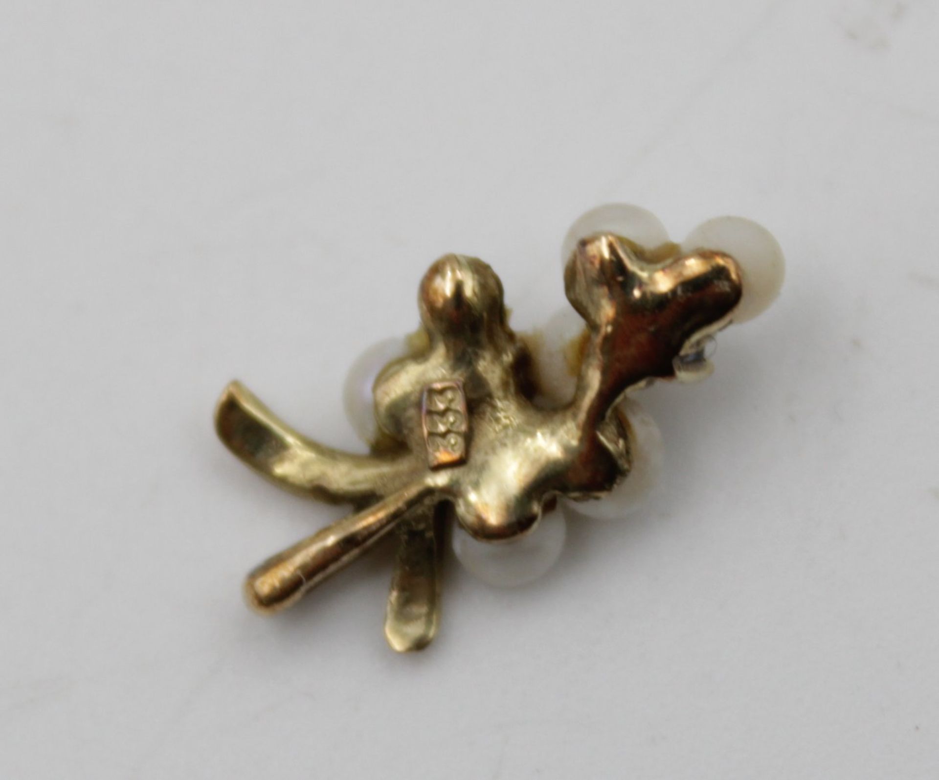 Anhänger Gold 333 mit Perlen Besatz u. Salire , eine Perle fehlt , L 1,7 cm zusammen 1,1gr. - Bild 4 aus 4