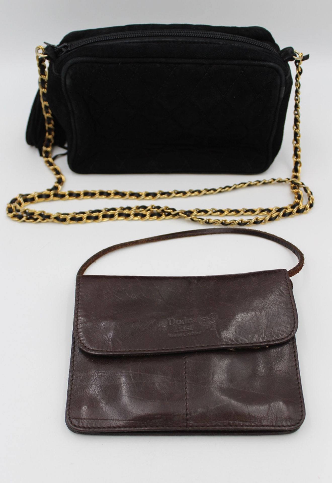 2x kl. Handtaschen, Classic und Dudra, leichte Tragespuren, ca. 12 x 15cm und 12 x 17cm.