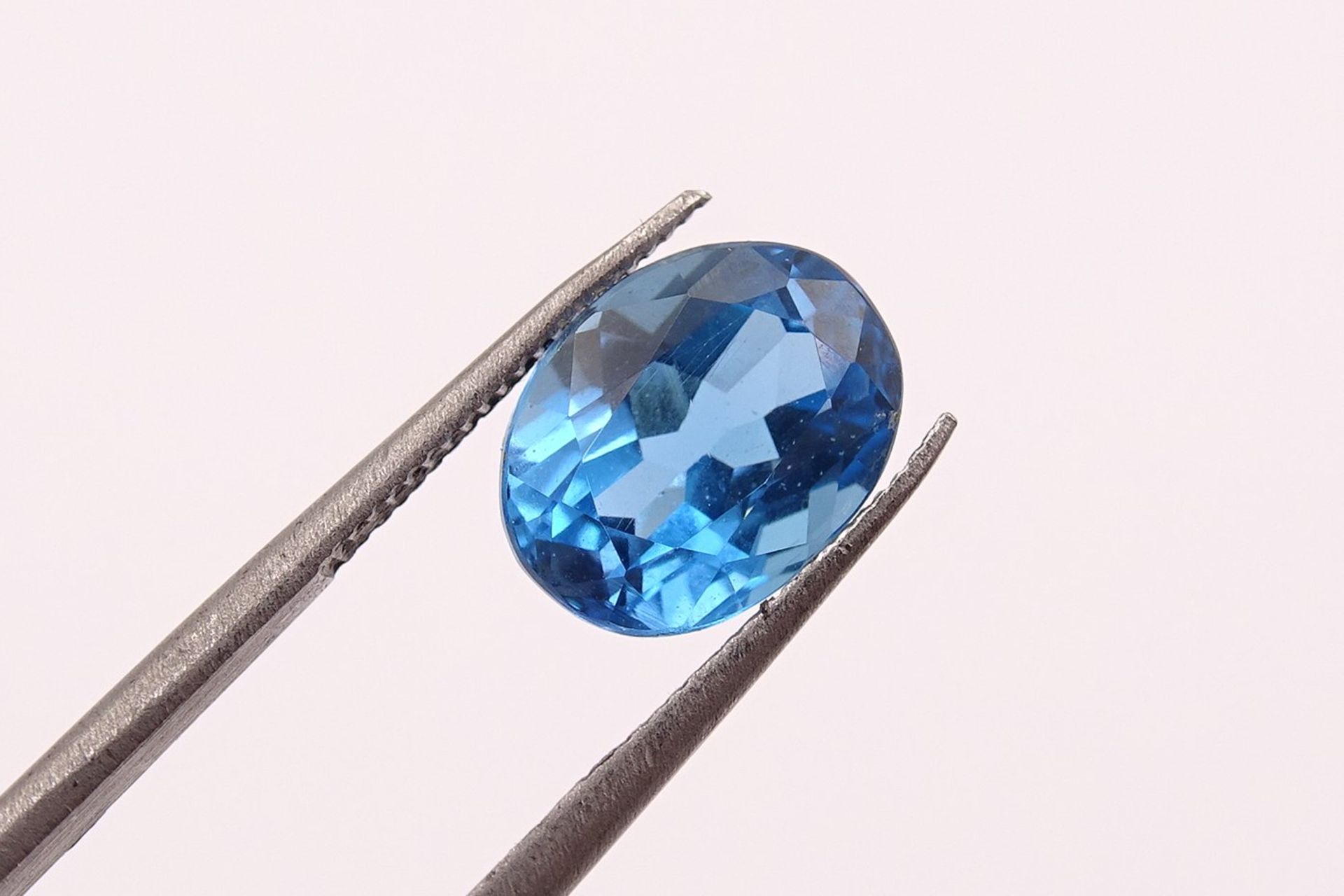 Schweizer Blautopas, oval facc. 2,30ct., 8,4x6,5x5,1mm - Bild 2 aus 10