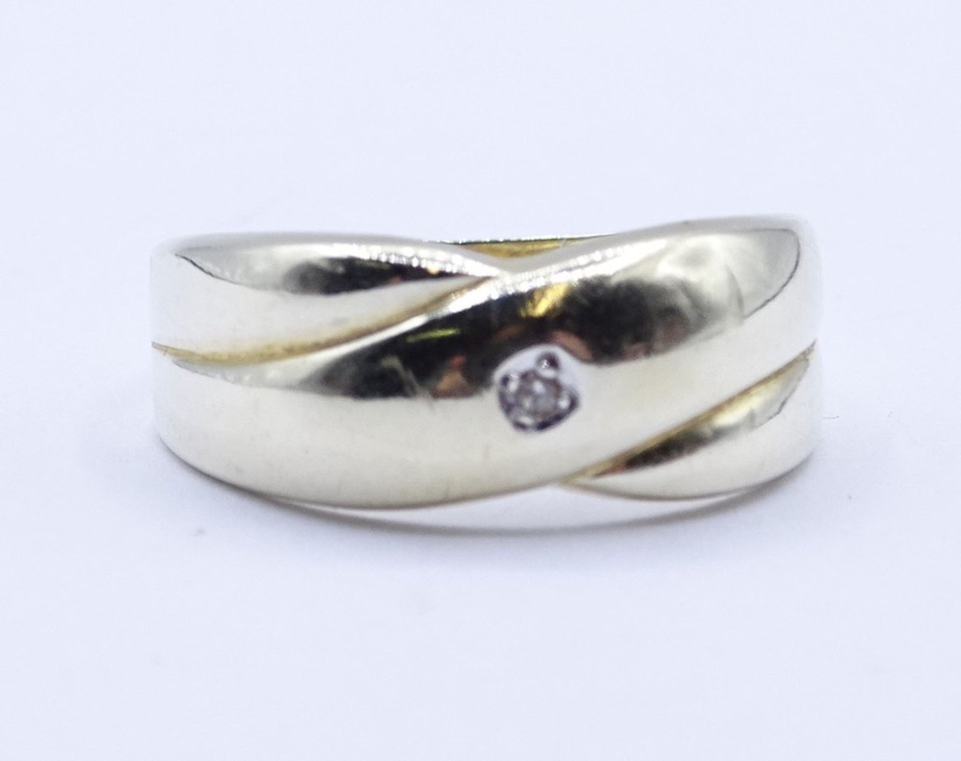 Ring aus 333er-Gelbgold mit kleinem Diamanten von 0,005 ct., 2,27 gr., RG 57, leichte Alters- und T - Bild 2 aus 7
