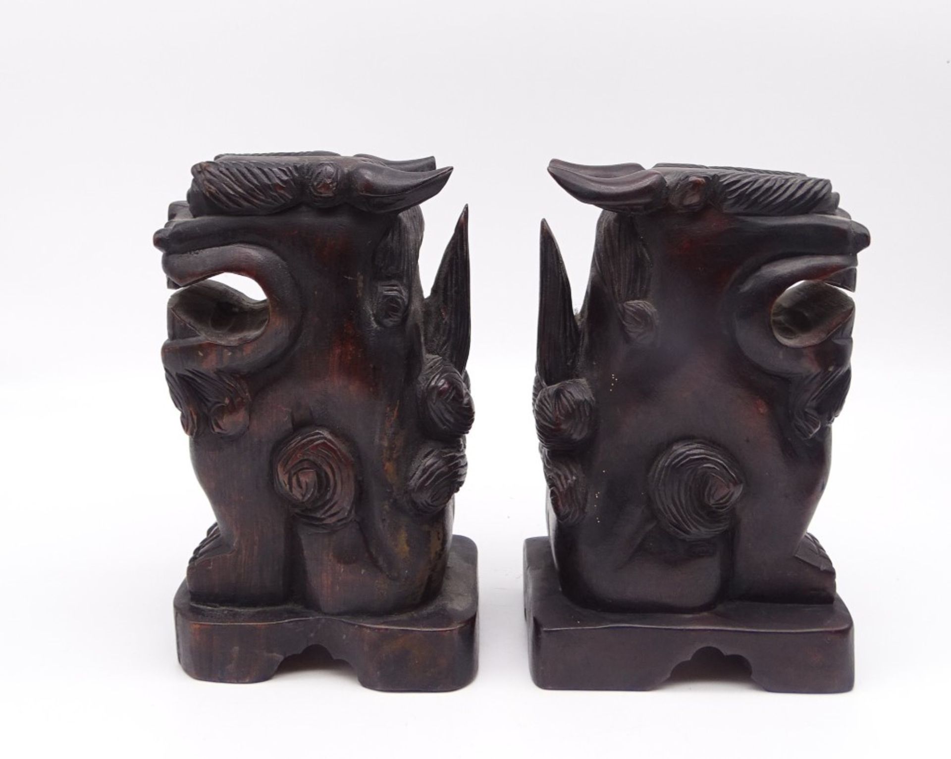 2 Fu-Hunde/ Wächterlöwen aus Holz geschnitzt, ca. 18 x 11 x 7,5 cm, leicht reinigungsbedürftig - Bild 2 aus 5