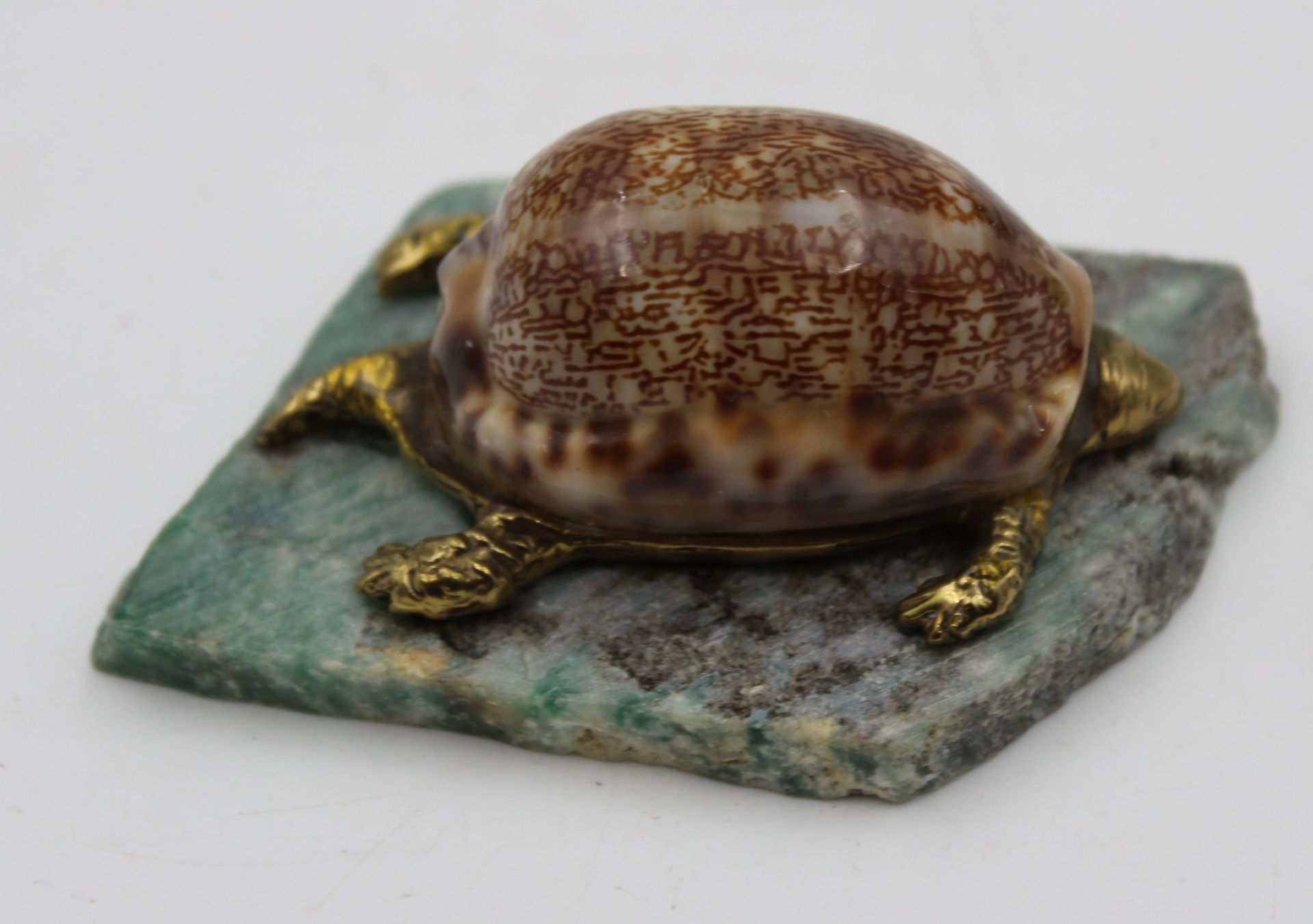 Briefbeschwerer, Schildkröte, gefertigt aus Muschel auf  Steinplatte, H-3cm L-6cm. - Bild 2 aus 4