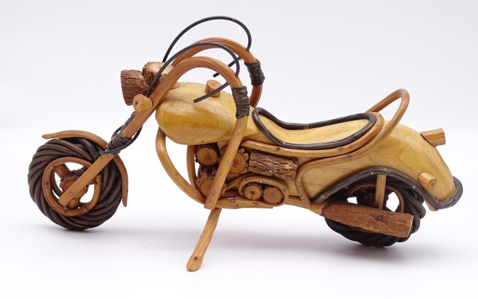Motorradmodel aus Holz, ca. 34 x 17 cm, leicht reinigungsbedürftig