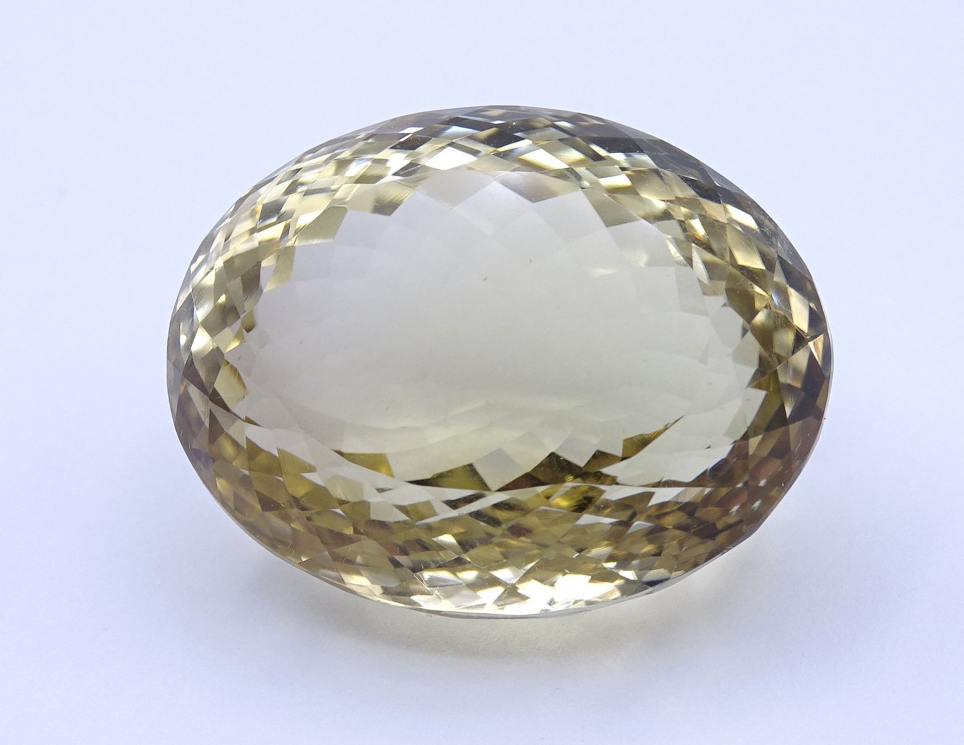 Oval facc. Lemon Citrin, 134,45ct. 35,3x27,7x20,9mm - Bild 3 aus 5