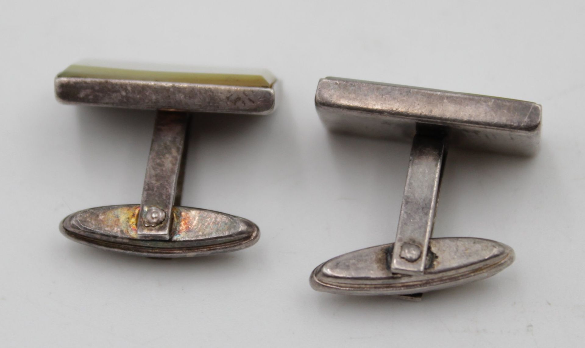 Paar Manschettenknöpfe 835 Silber mit Perlmutt einlagen . L- 2cm B- 1cm , G- - Bild 2 aus 3
