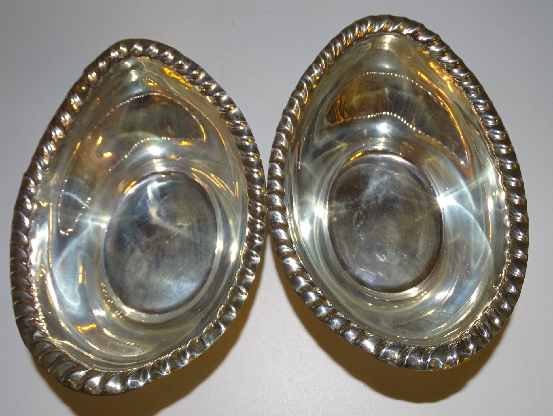 2x kl. ovales Schälchen, Silber-900-, H-5 cm, 13x10 cm, 135 gr.