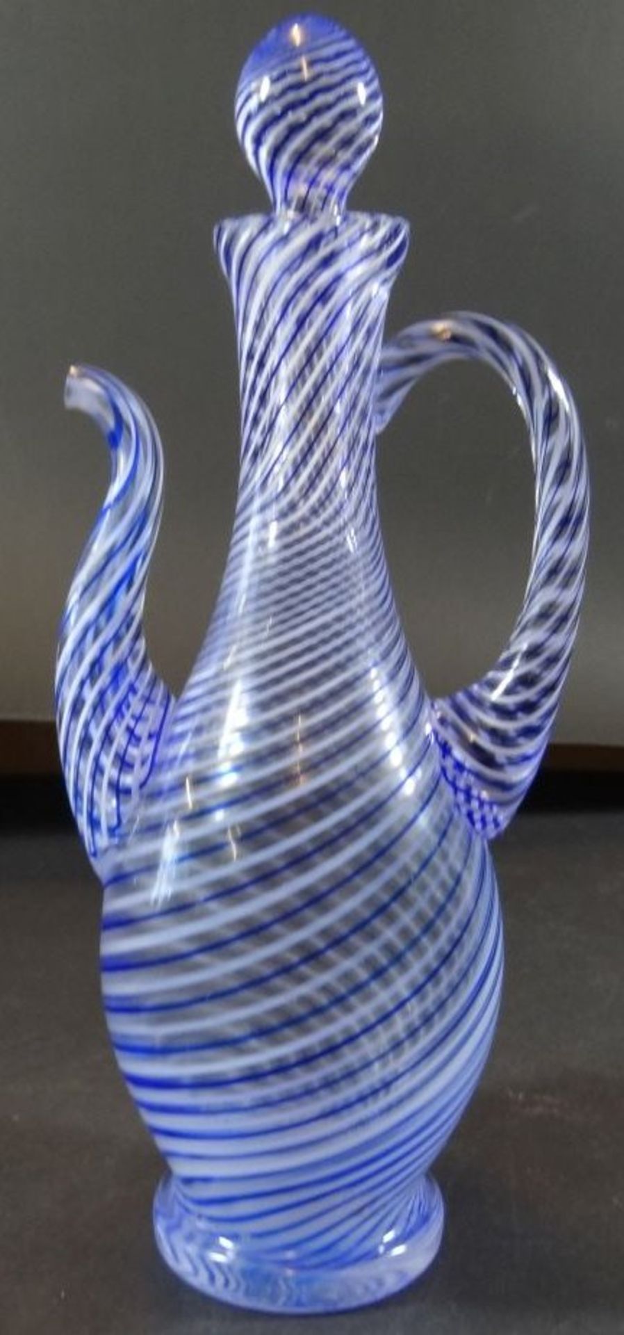 Weinkanne "Paşabahçe" blau/weisse Streifen, H-27 cm