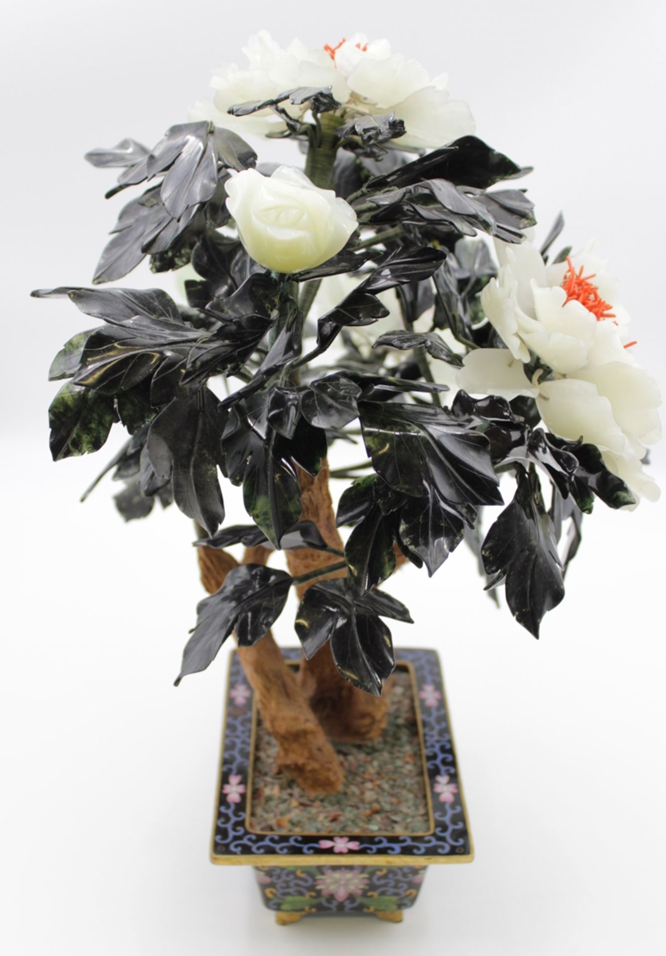 schöner gr. Jadebaum in Cloisonnétopf, China, Mitte 20.Jhd., H-45cm B-38cm. - Bild 3 aus 4