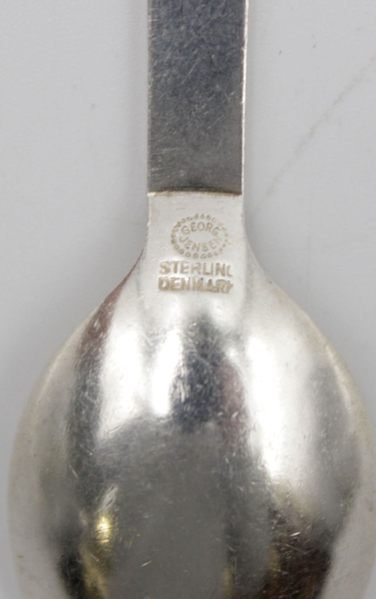 Ein Teelöffel Georg Jensen , Form Pyramide , Silber 925  Gewicht 15gr. L-10,5 cm - Bild 3 aus 3