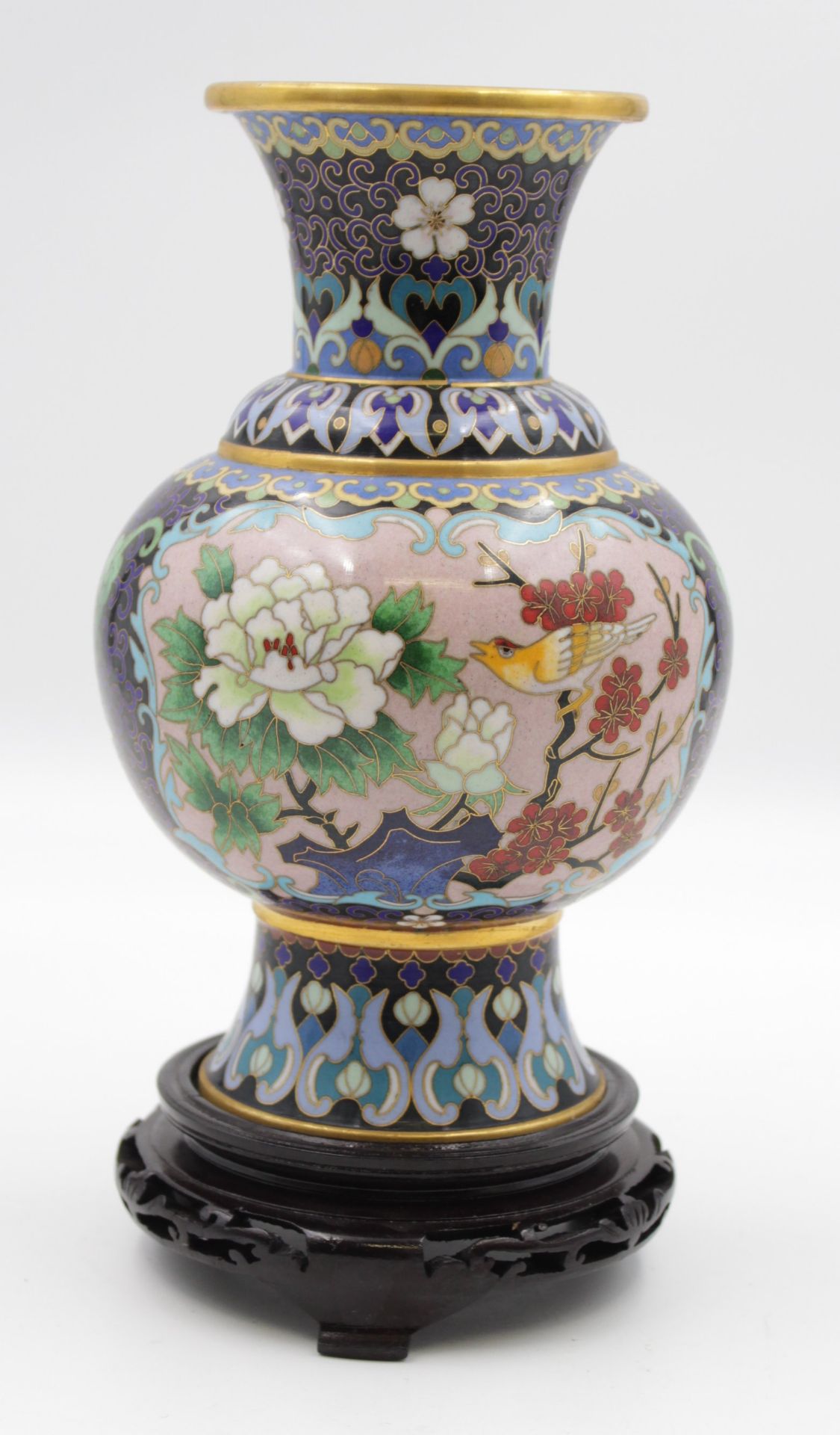 Cloisonné-Vase auf Holz, China, ohne Sockel H-21cm.