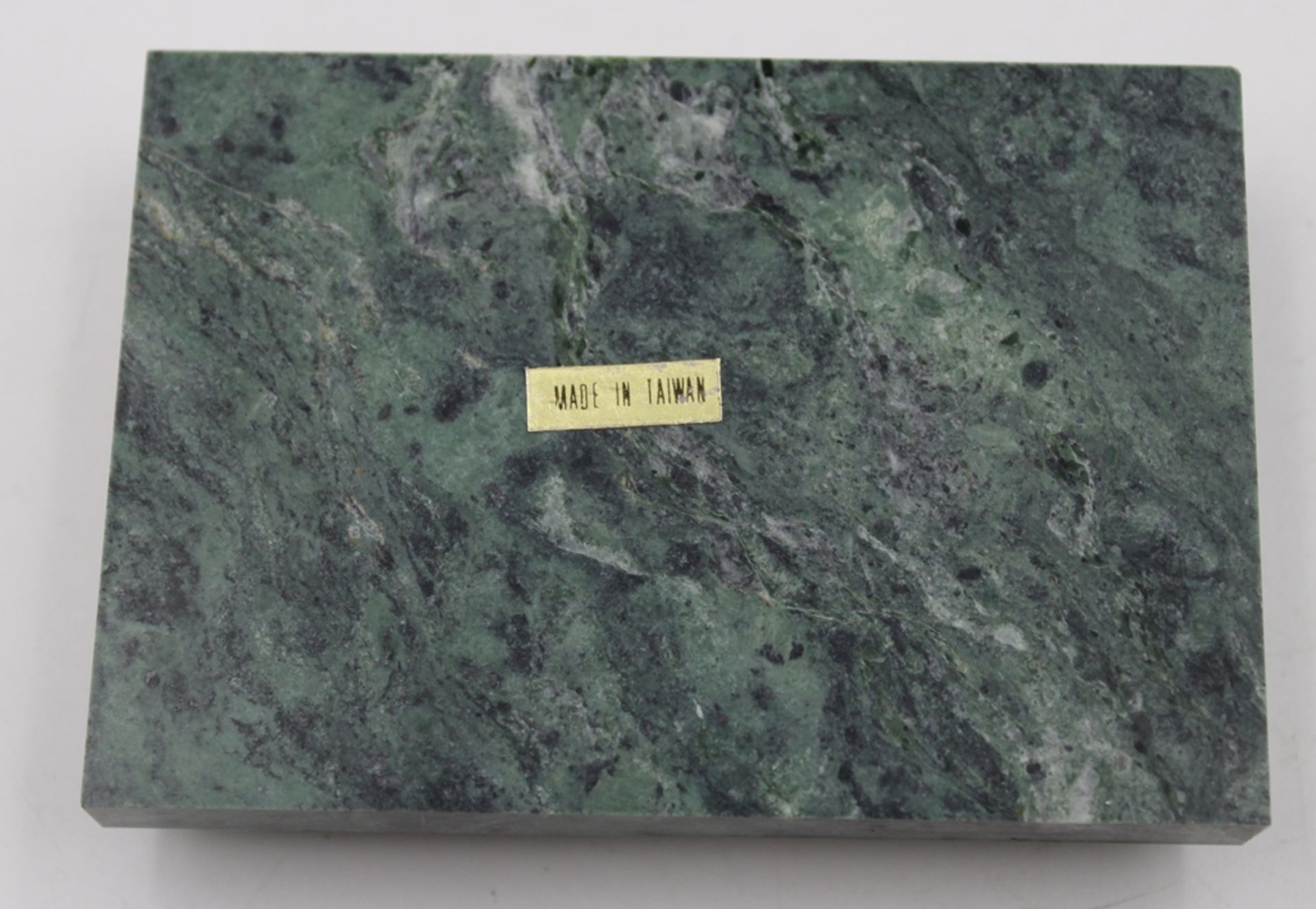 kl. Abakus, qohl Messing auf Stein, China. ca. 6 x 9,5cm. - Bild 2 aus 2
