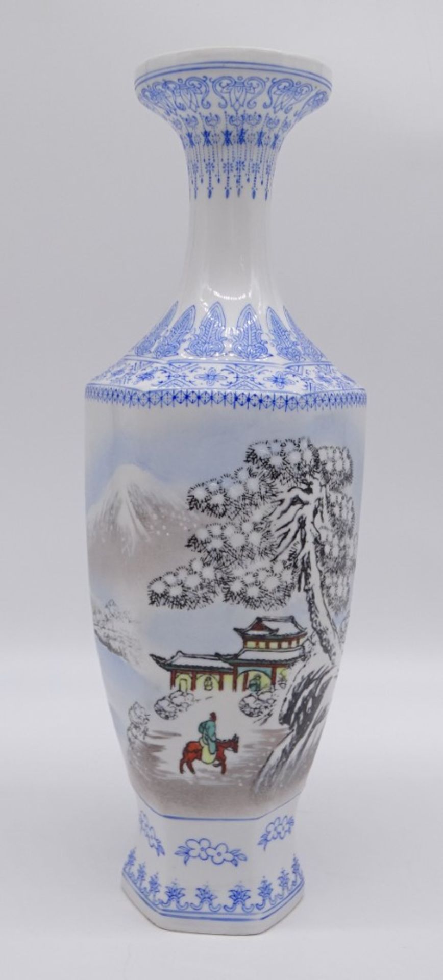 Chinesische Vase, Unterseite gemarkt, H. 30,7 cm, leichte Altersspuren