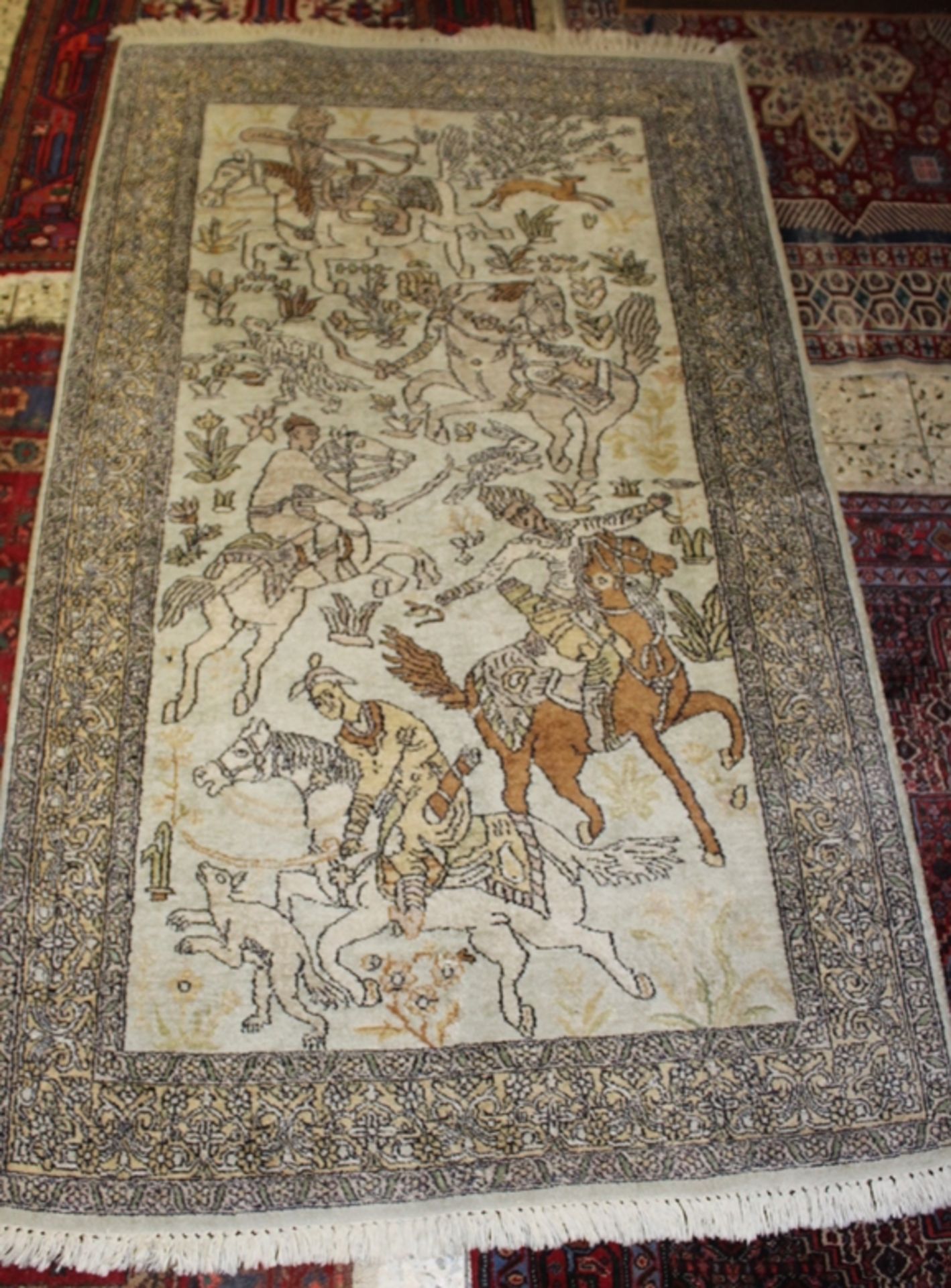 Orientbrücke, Ghom, Kaschmir-Seide, reinigungsbedürftig, ca. 175 x 99cm.