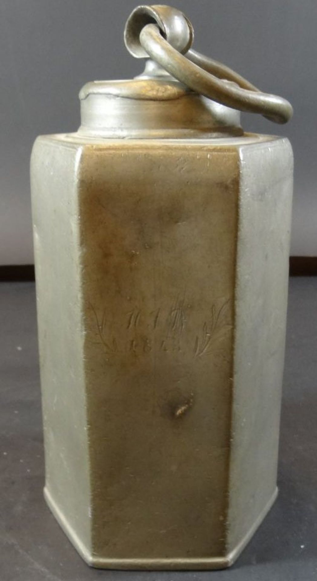 gr. Zinn-Feldflasche, dat. 1843, H-24 cm