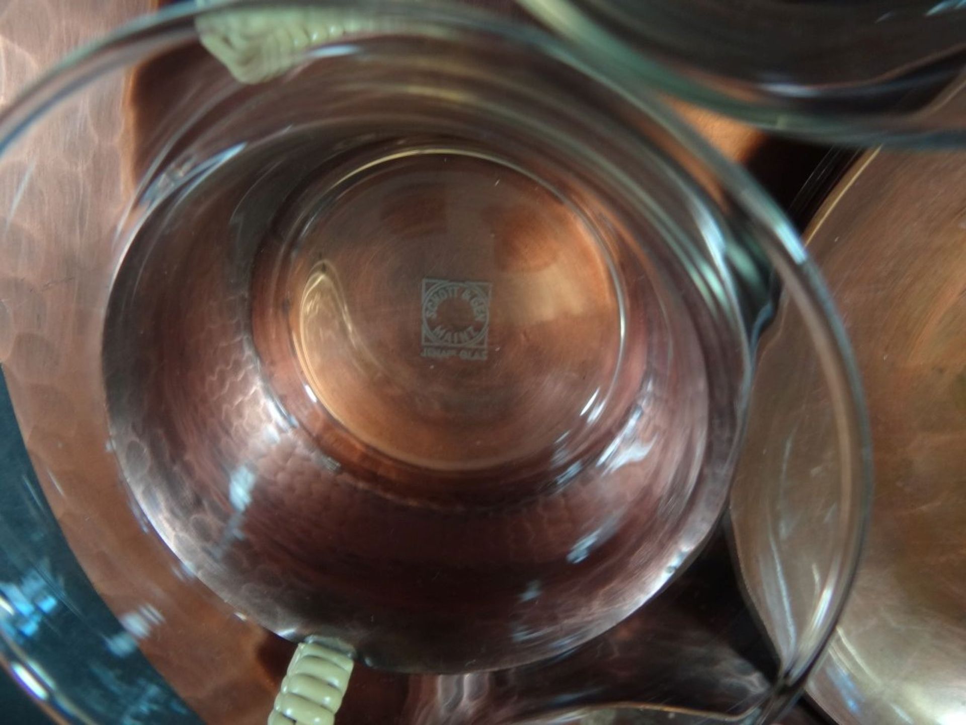 rundes Kupfer-Tablett mit 6 Teeglashalter und Teegläser "Zint" Handarbeit, Gläser Jenaer Glas, D-33 - Bild 2 aus 4