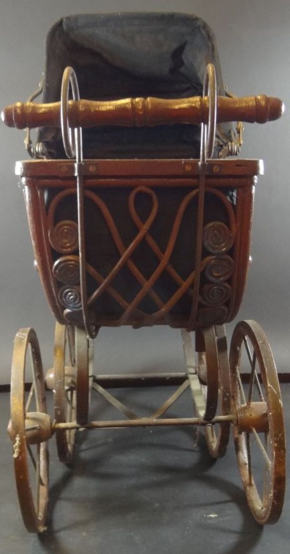 kl. Puppenwagen mit Eisenrädern, H-60 cm, L-50 cm - Bild 3 aus 5