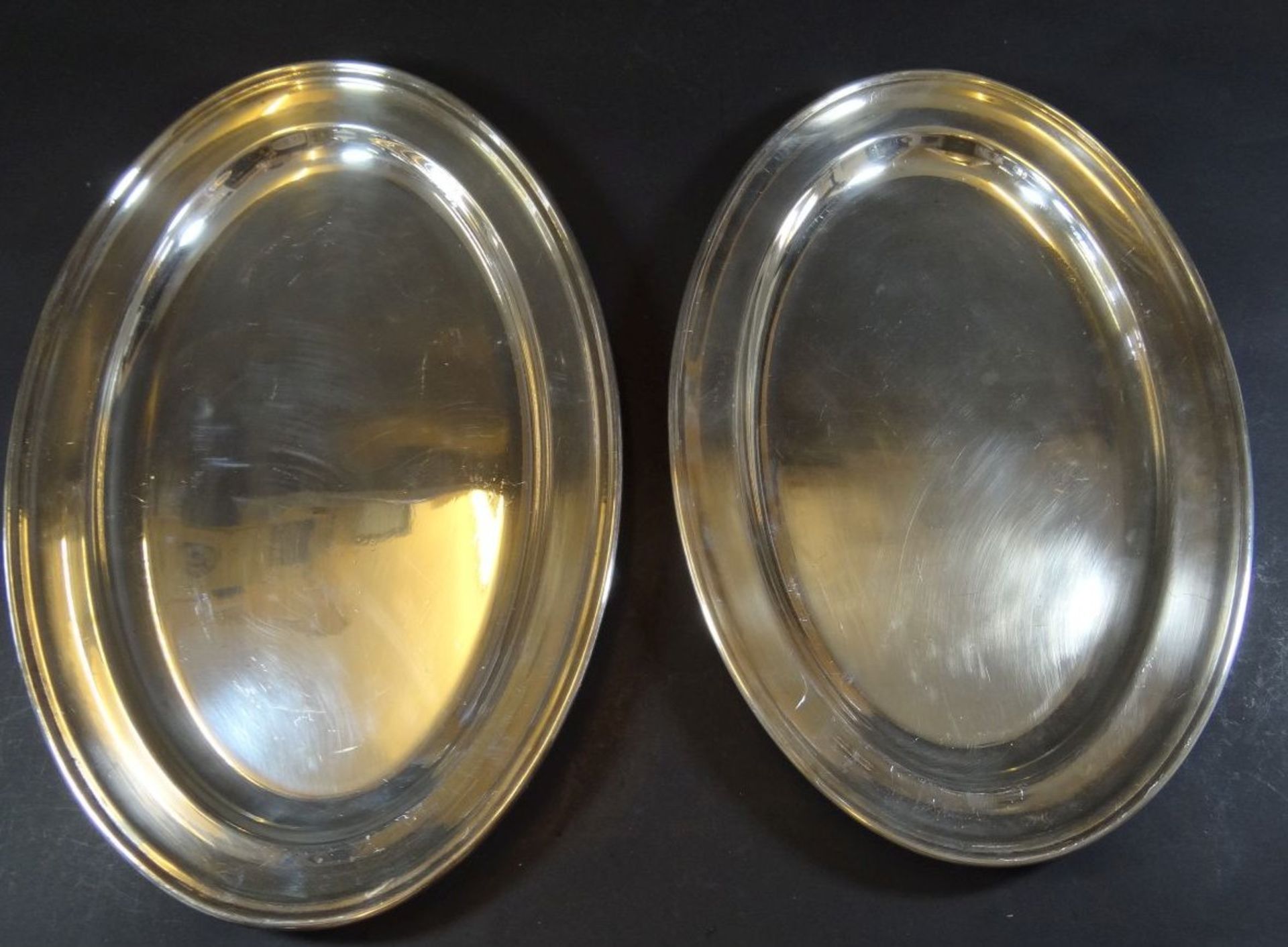 2x grosse ovale Fleischplatten, plated, 46x31 und 43x28 cm
