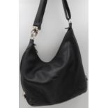 schwarze Ledertasche, Longchamp, tragespuren, ca. 30 x 32cm.