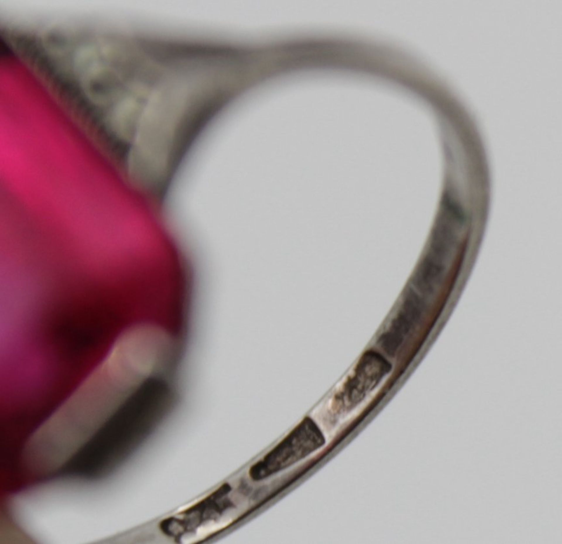 835er Silber-Ring um 1900, pinker Farbstein und Markasiten (1x fehlt), Stein lose, 3gr., RG 54 - Bild 4 aus 4