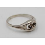 Silber-Ring mit 2 kl. Safiren, 1,8gr., RG 52