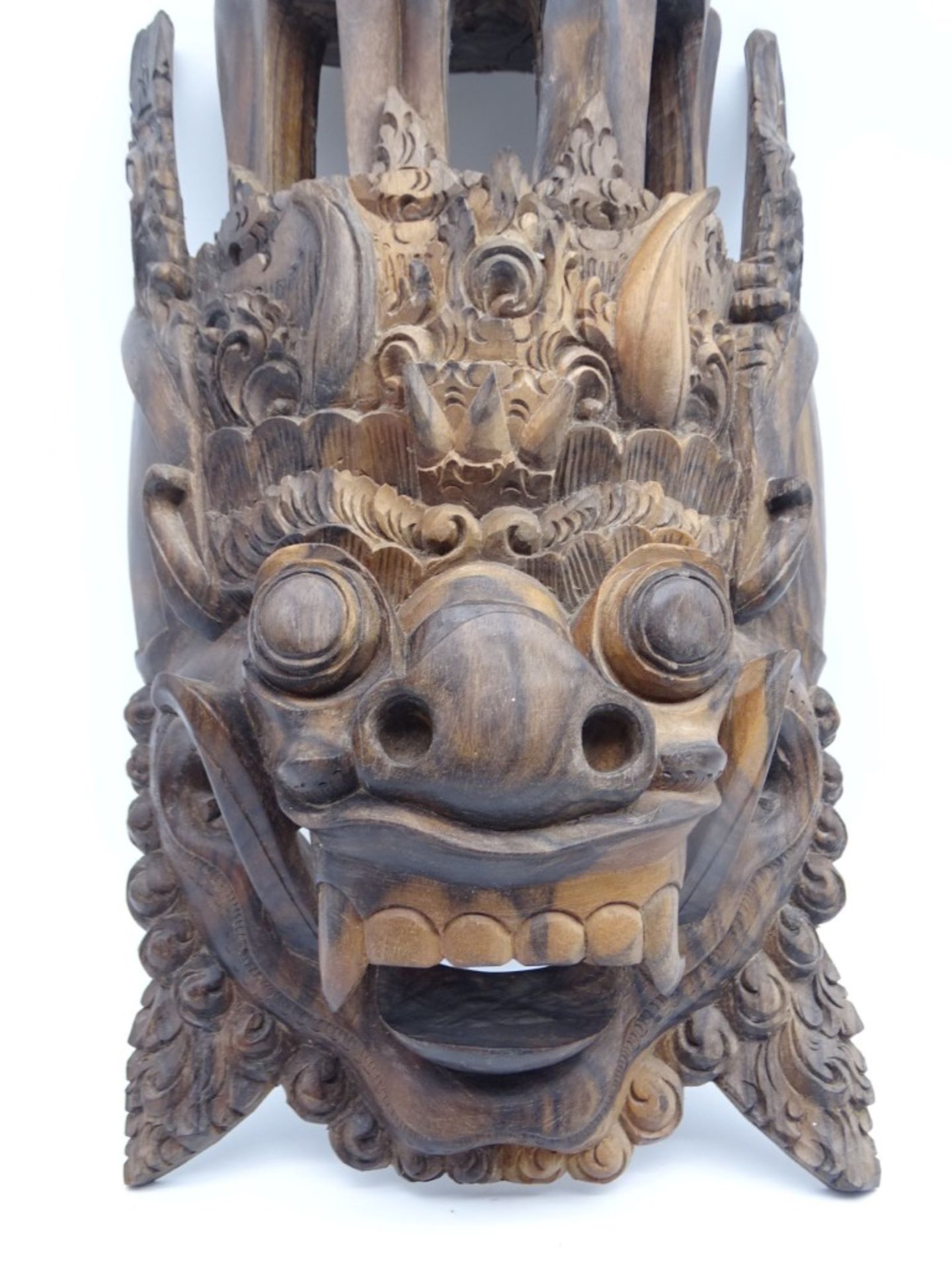Barong-Maske aus Holz, Bali, ca. 38 x 17,5 cm, leicht reinigungsbedürftig - Bild 2 aus 4