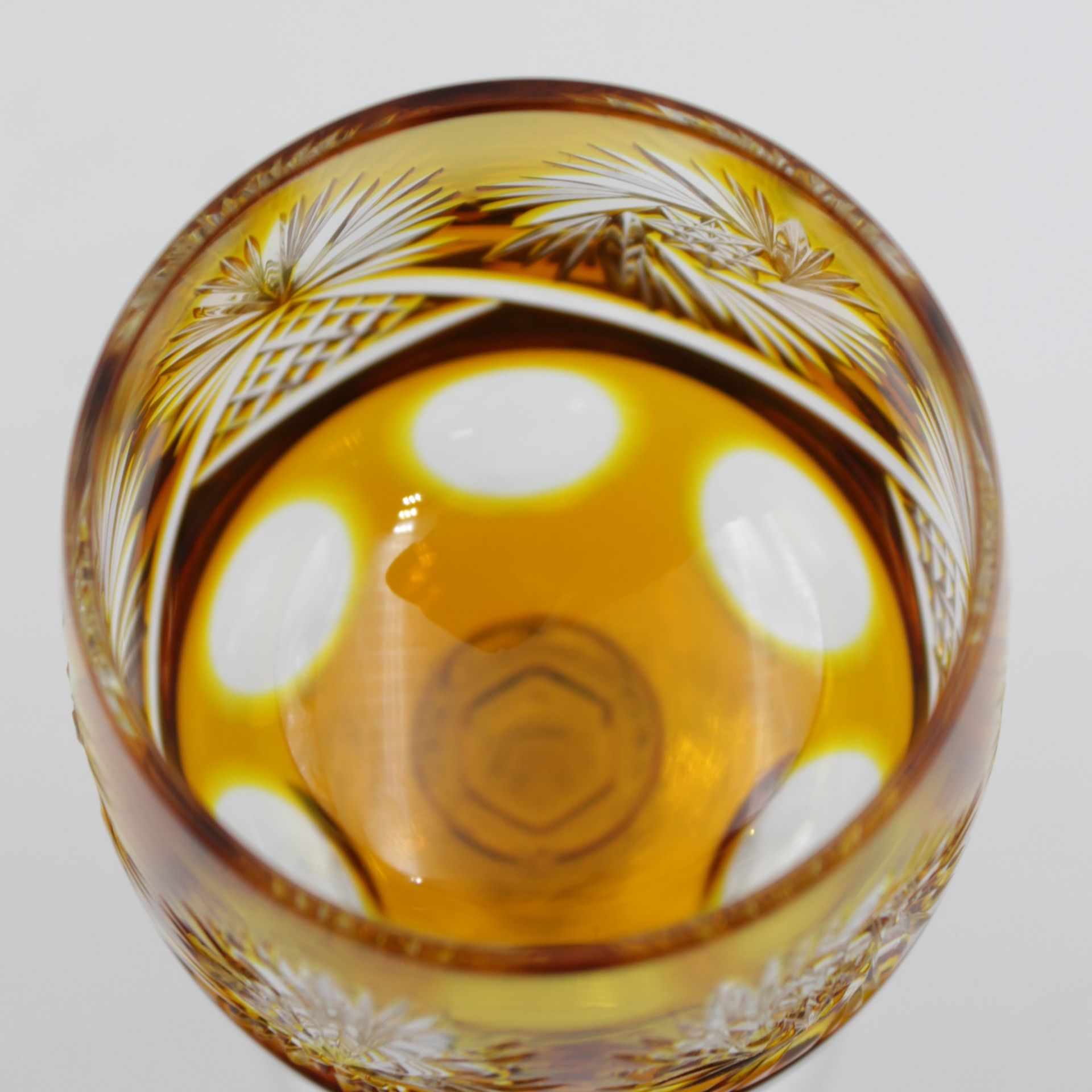 6x Buntglas-Weinrömer, beschliffen, ca. H-20cm. - Bild 3 aus 3
