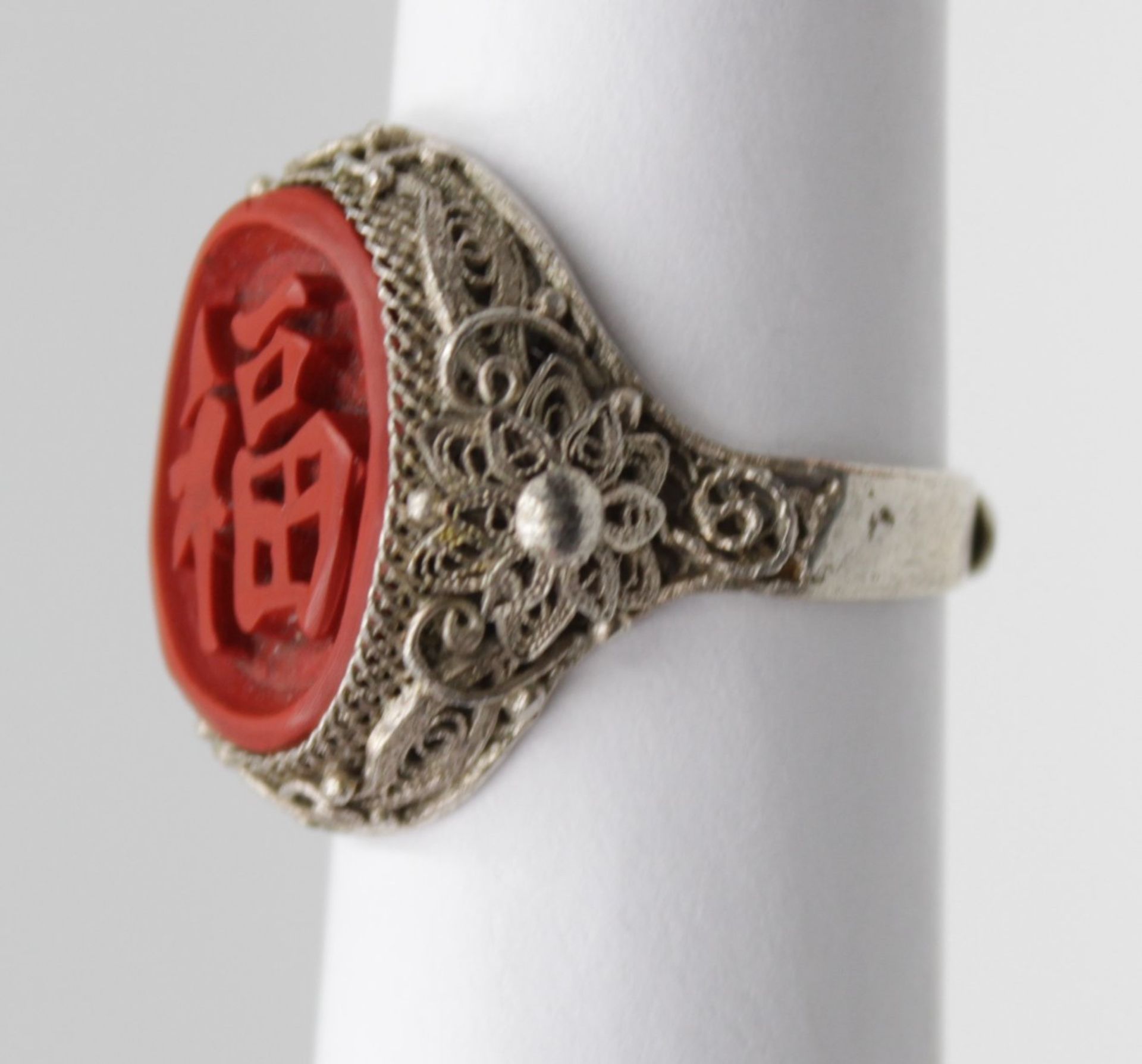 Ring, China, Rotlack, Kupfer versilbert, offene Schiene - Bild 2 aus 5