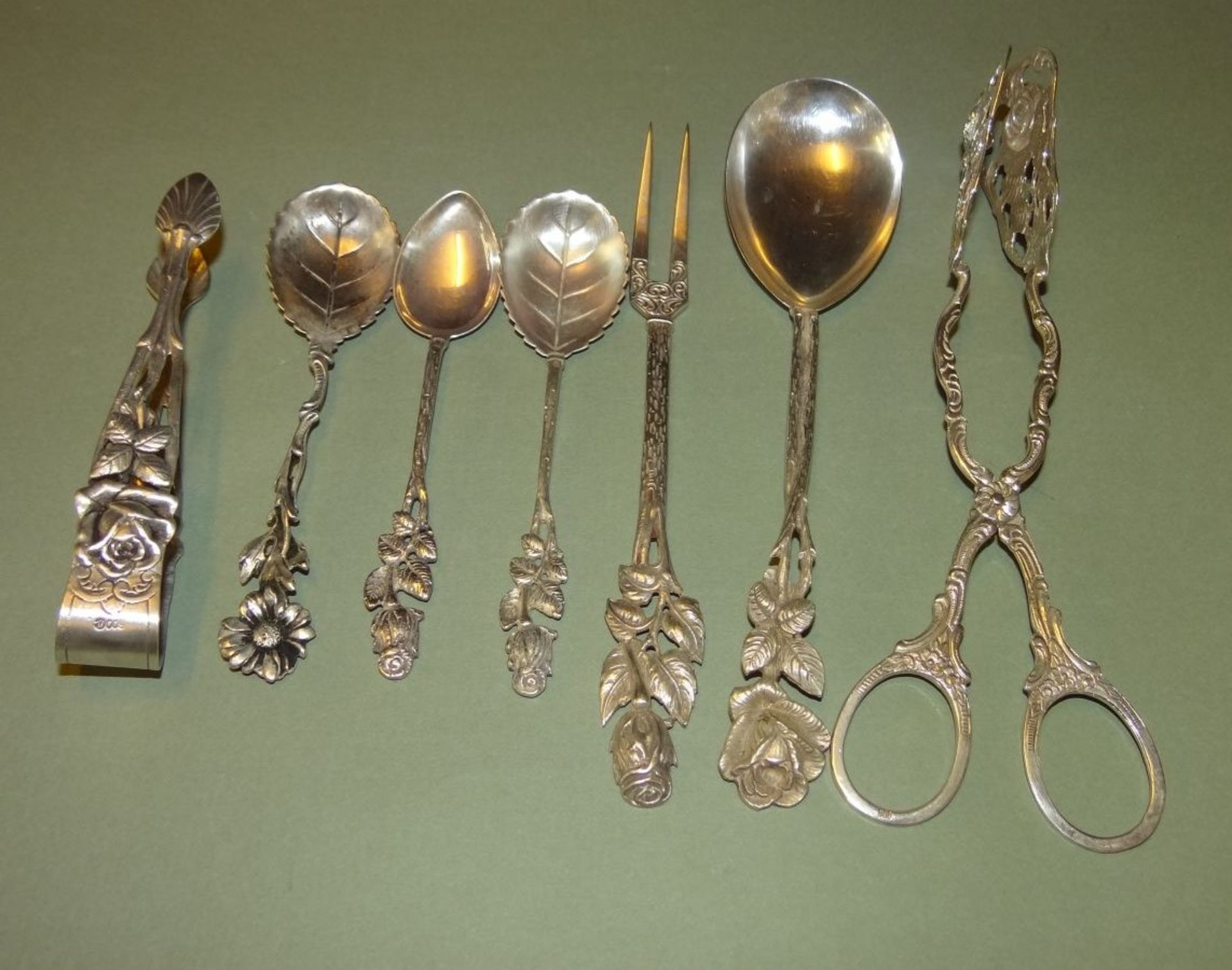 7x Teile  Silber-800-, Rosendekor, Zuckerlöffel und Zange, Moccalöffel , gr. Zuckerzange, Sahnelöff - Bild 7 aus 13