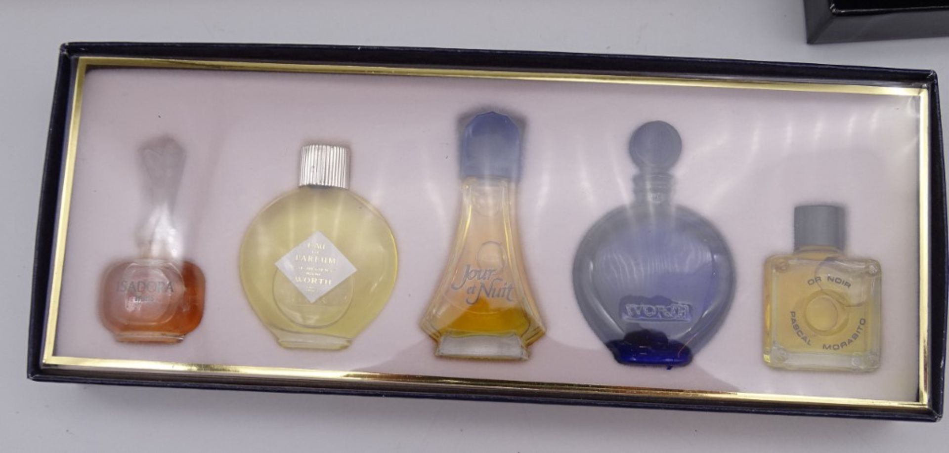 8 Schachteln mit Parfumminis, darunter Yves Saint Laurent, Dior, Lagerfeld, Estée Lauder, Elizabeth - Bild 8 aus 11