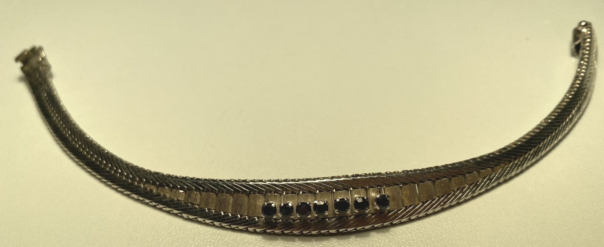 Silber-800- Armband mit 78 Safiren. 16,3 gr.,  18  cm