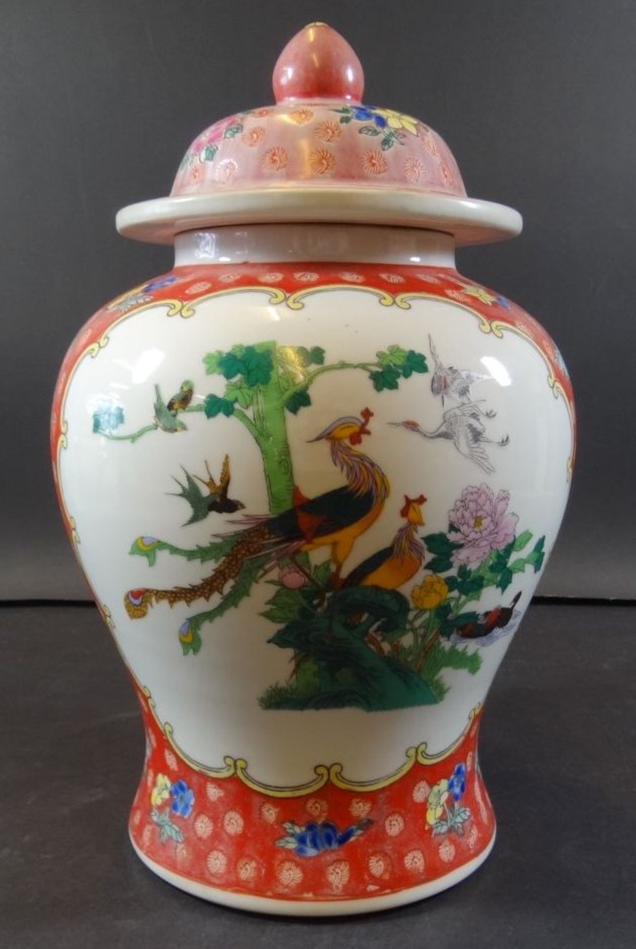 Deckelvase, aufwendig bemalt, China, H-32 cm