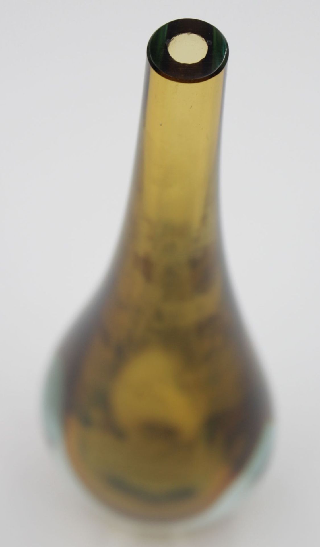 Zweifarbige Flaschenvase von Murano , kleinere Chips an der Öffnung , H-25,8 cm - Bild 2 aus 4