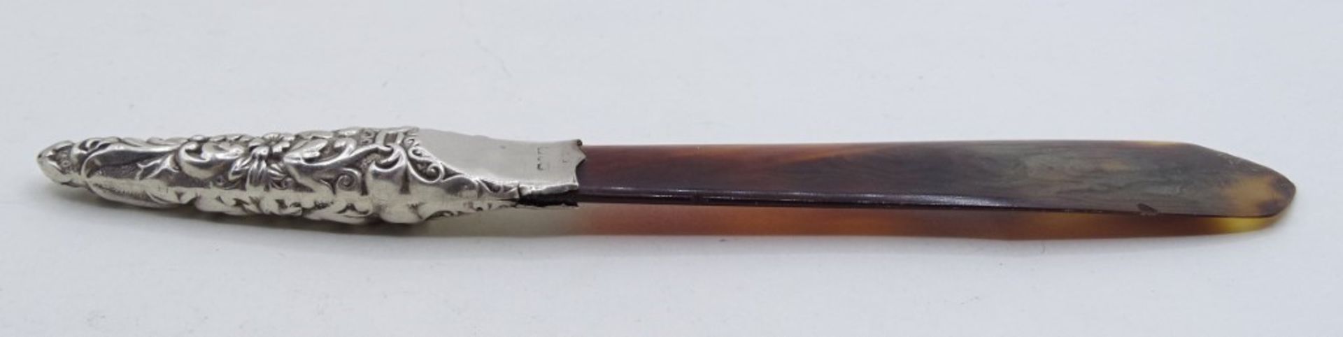 Brieföffner, Hornimitat mit Silbergriff (gepr.), Punze nicht mehr lesbar, L. 14,5 cm, 6 gr., mit Al - Bild 5 aus 6