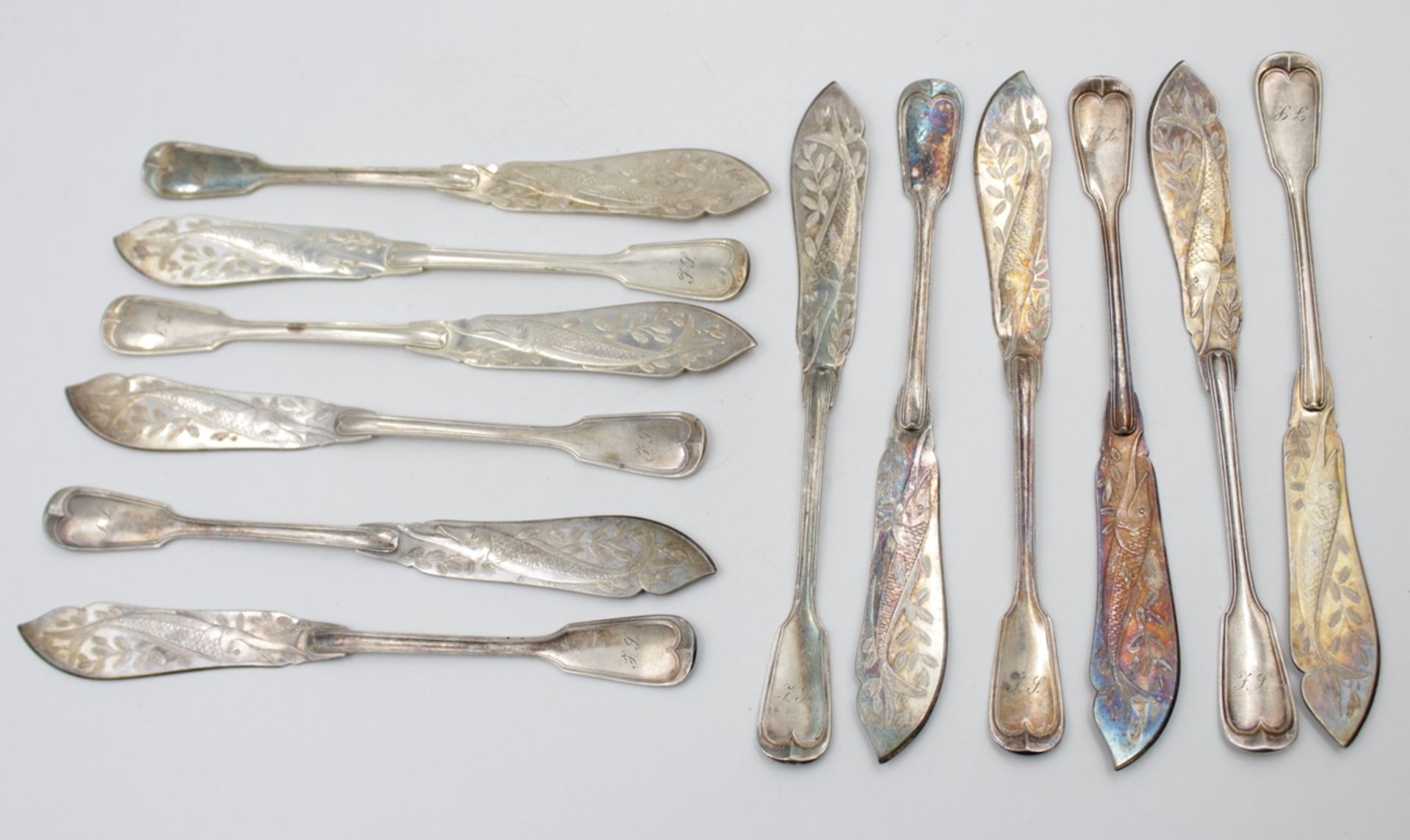 12x Jugendstil-Fischmesser, Krupp Berndorf, monogrammiert, L-21cm.