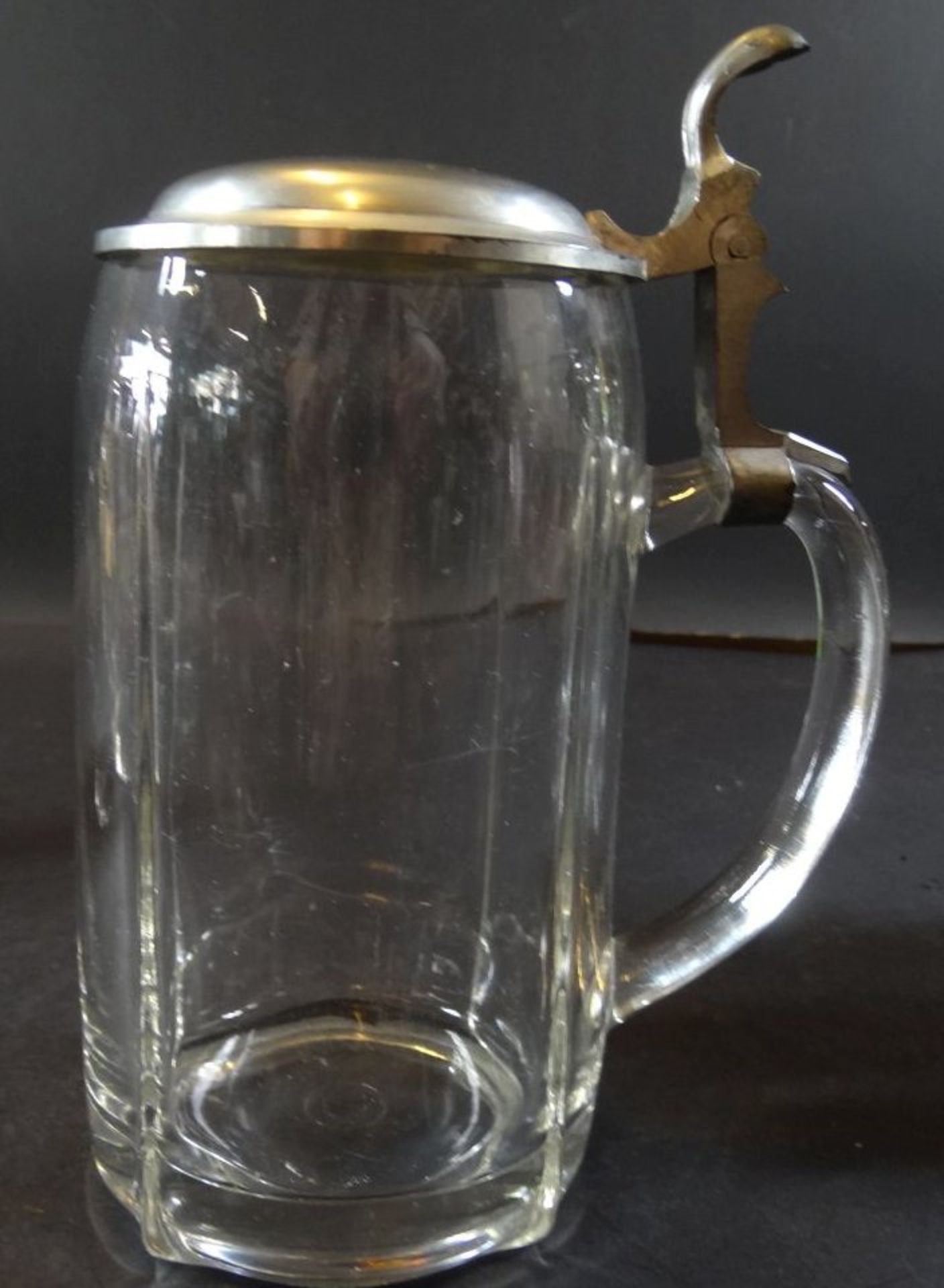 11x Glas- Bierkrüge mit versilberten Deckel, älter, H-19 cm, 0,5 Liter, alle gut erhalten, wohl unb - Image 6 of 6