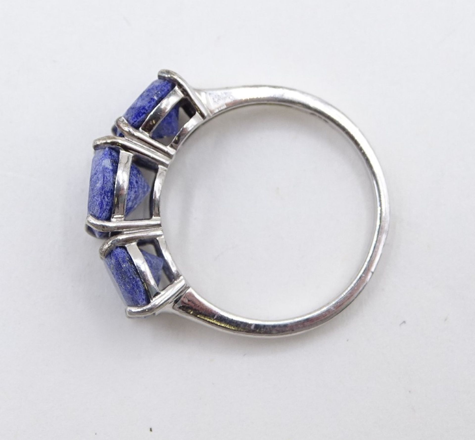 925er-Silberring mit 3 blau-weißen fac. Steinen, RG 55, 2,9 gr. - Image 4 of 4