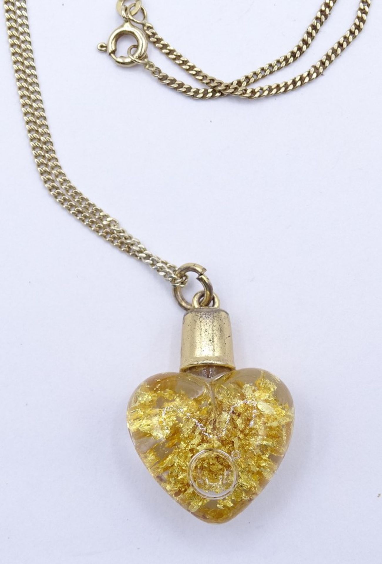 333er-Gelbgoldkette mit Herzanhänger, gefüllt mit Blattgold, L. Kette: 53 cm, 4,12 gr., L. Anhänger - Image 2 of 5