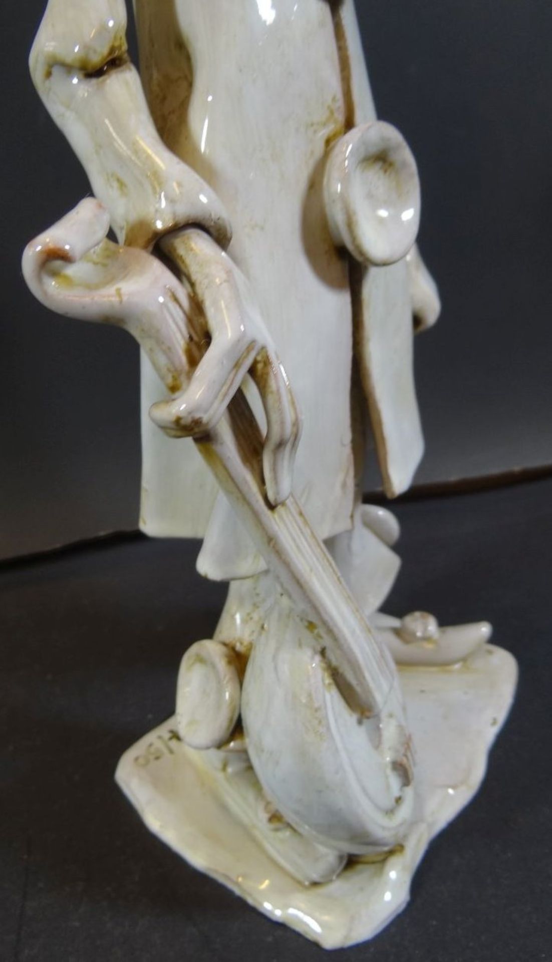 Dino BENCINI (XX-XXI) "trauriger Mandolinenspieler" Italien, glasierte Keramik, H-27 cm - Image 3 of 7