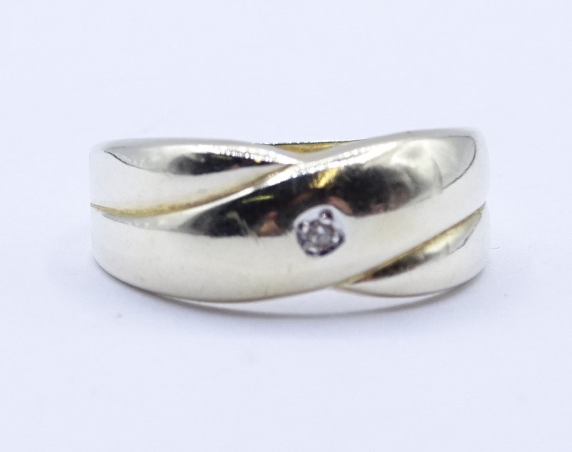 Ring aus 333er-Gelbgold mit kleinem Diamanten von 0,005 ct., 2,27 gr., RG 57, leichte Alters- und T - Image 2 of 7