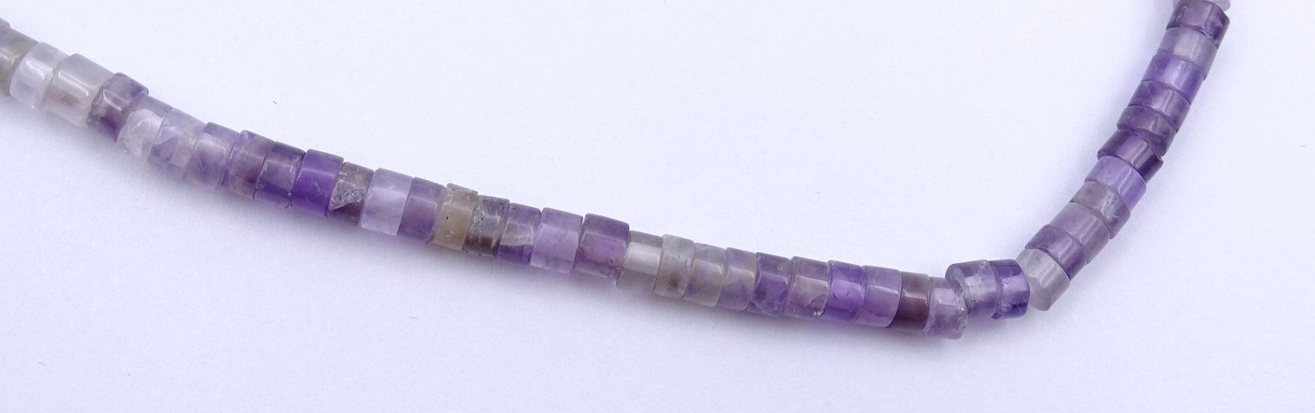 Feine Amethyst Halskette mit silberfarbener Magnetschließe, L. 48cm, 16,5g., B. 4,2mm - Image 3 of 4