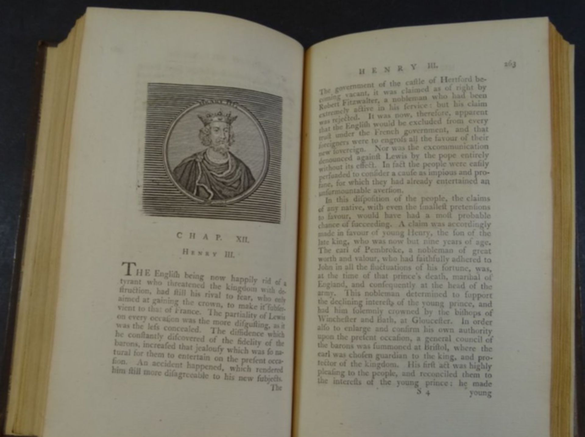 "Historie of England" 1797 in 2 Bänden, gut erhalten, Einband Gebrauchsspuren, m it Portrait-Stiche - Image 4 of 8