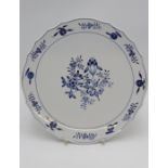 Platte, Meissen, Schwertermarke, blaues florales Dekor, 2 Schleifstriche, D-32,5cm.