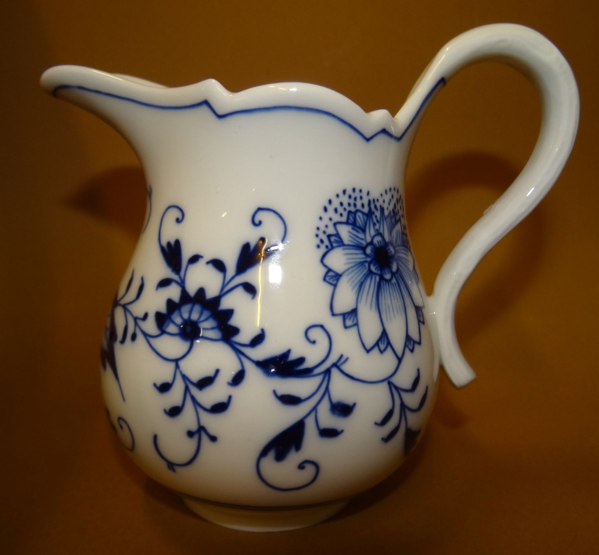 Milchkännchen  "Meissen" Zwiebelmuster, 1.Wahl, H-11 cm