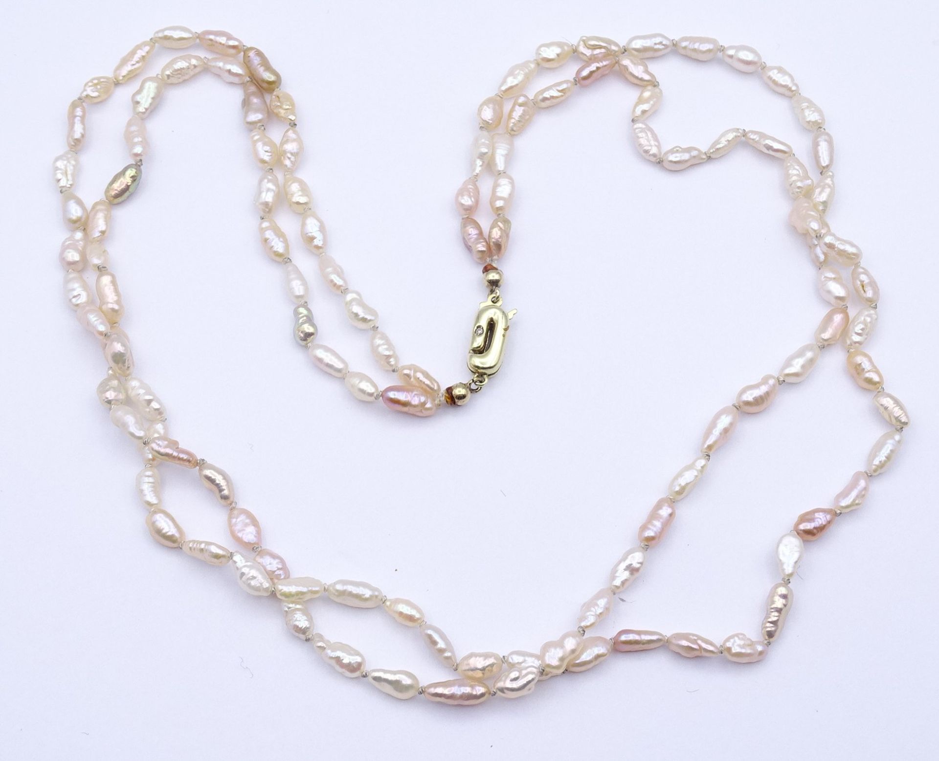 Süßwasser Perlen Halskette mit einer 585er GG Schließe, L. 48cm