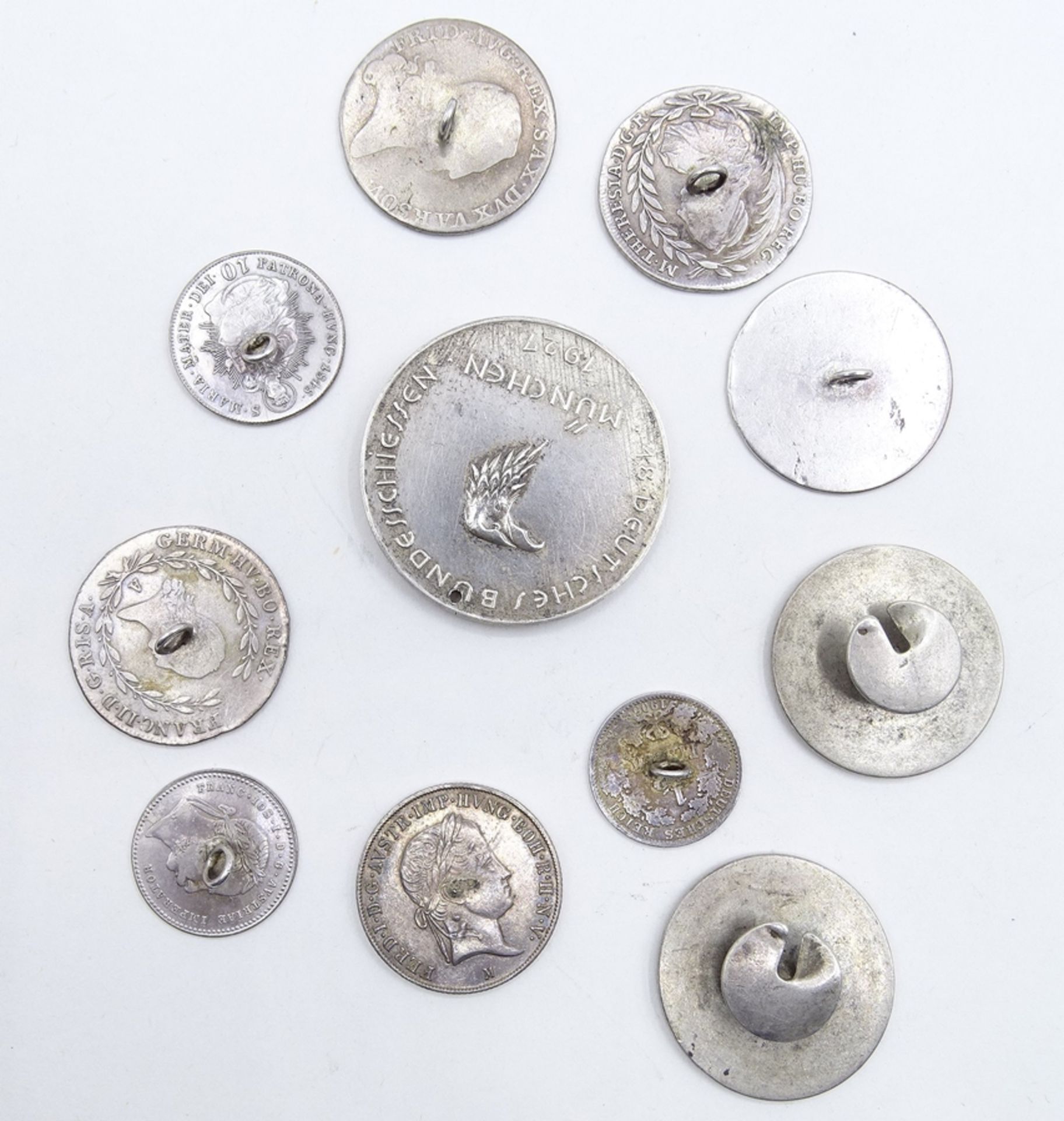 Konvolut Silbermünzen (gepr.), hauptsächlich mit Öse für die Nutzung als Knopf, 1 x gelocht, 1 x oh - Image 5 of 9