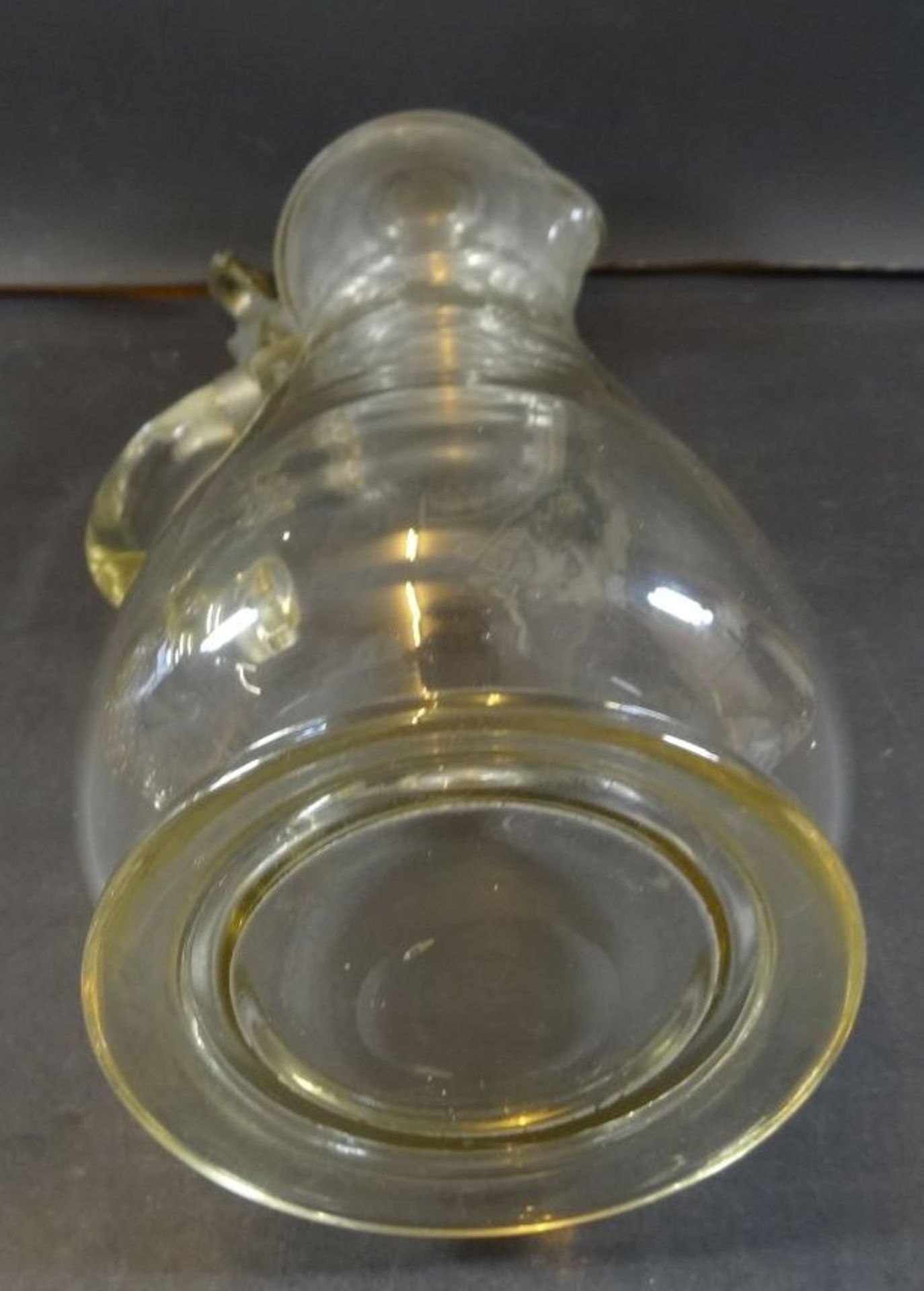 hoher Weinkrug, Glas mit Schliff, Zinndeckel, um 1900, H-35 cm - Image 5 of 5