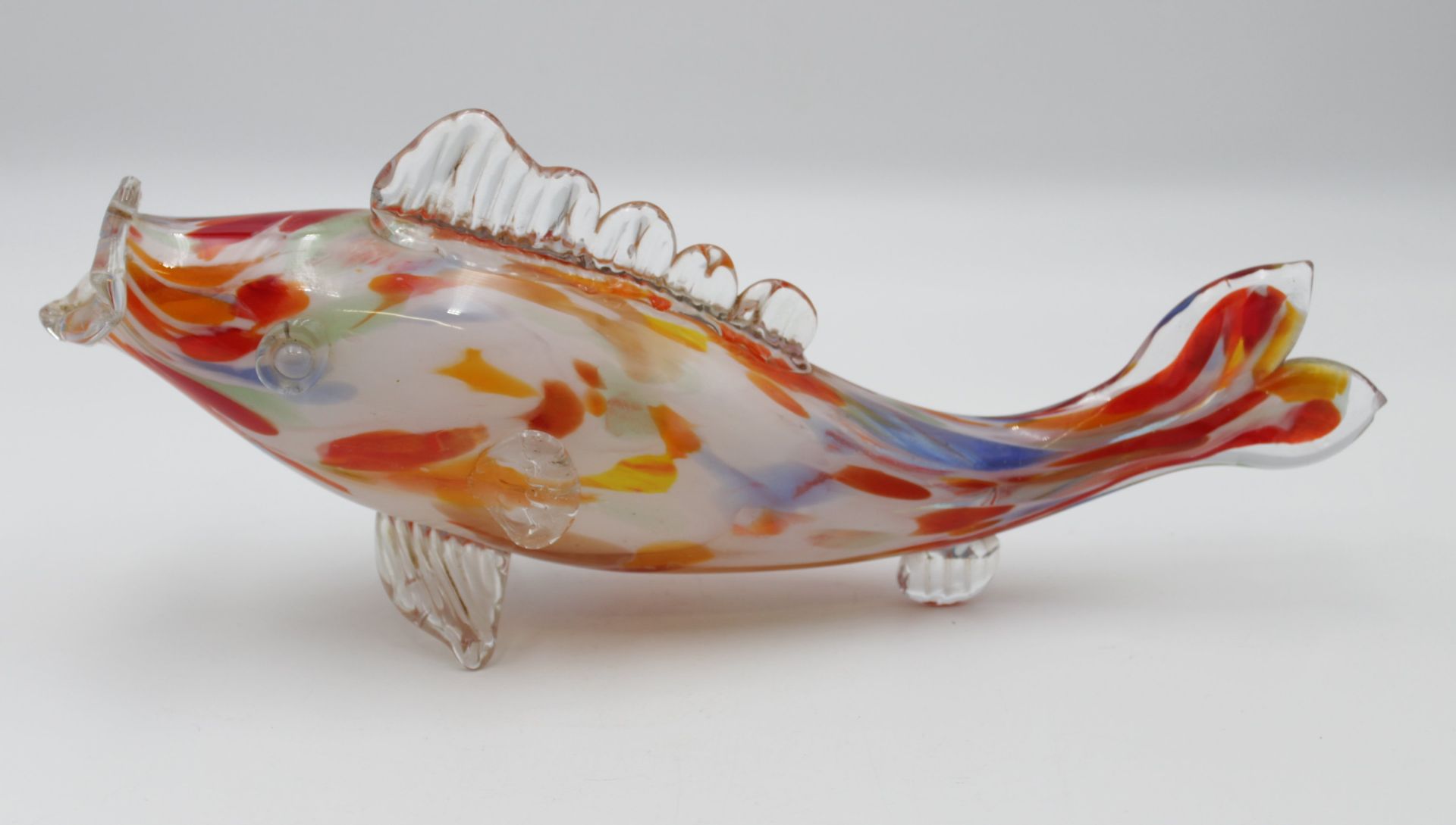 gr. Kunstglas-Fisch, farbige Einschmelzungen, Murano ?, H-15cm L-38cm.