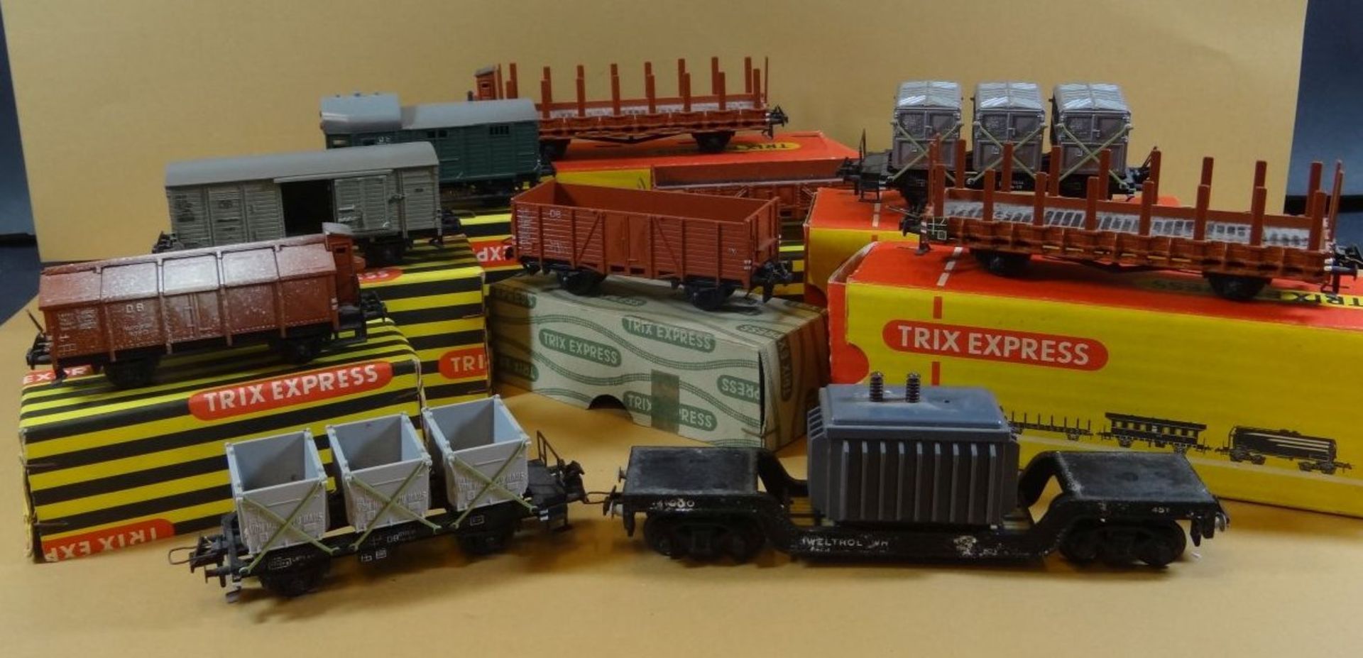 10x Güterwagen "Trix Express" tw. in Kartons - Bild 3 aus 5